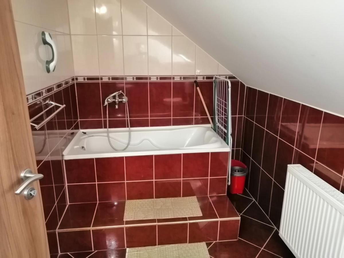 Csipkehaz Apartman Cserkeszőlő エクステリア 写真