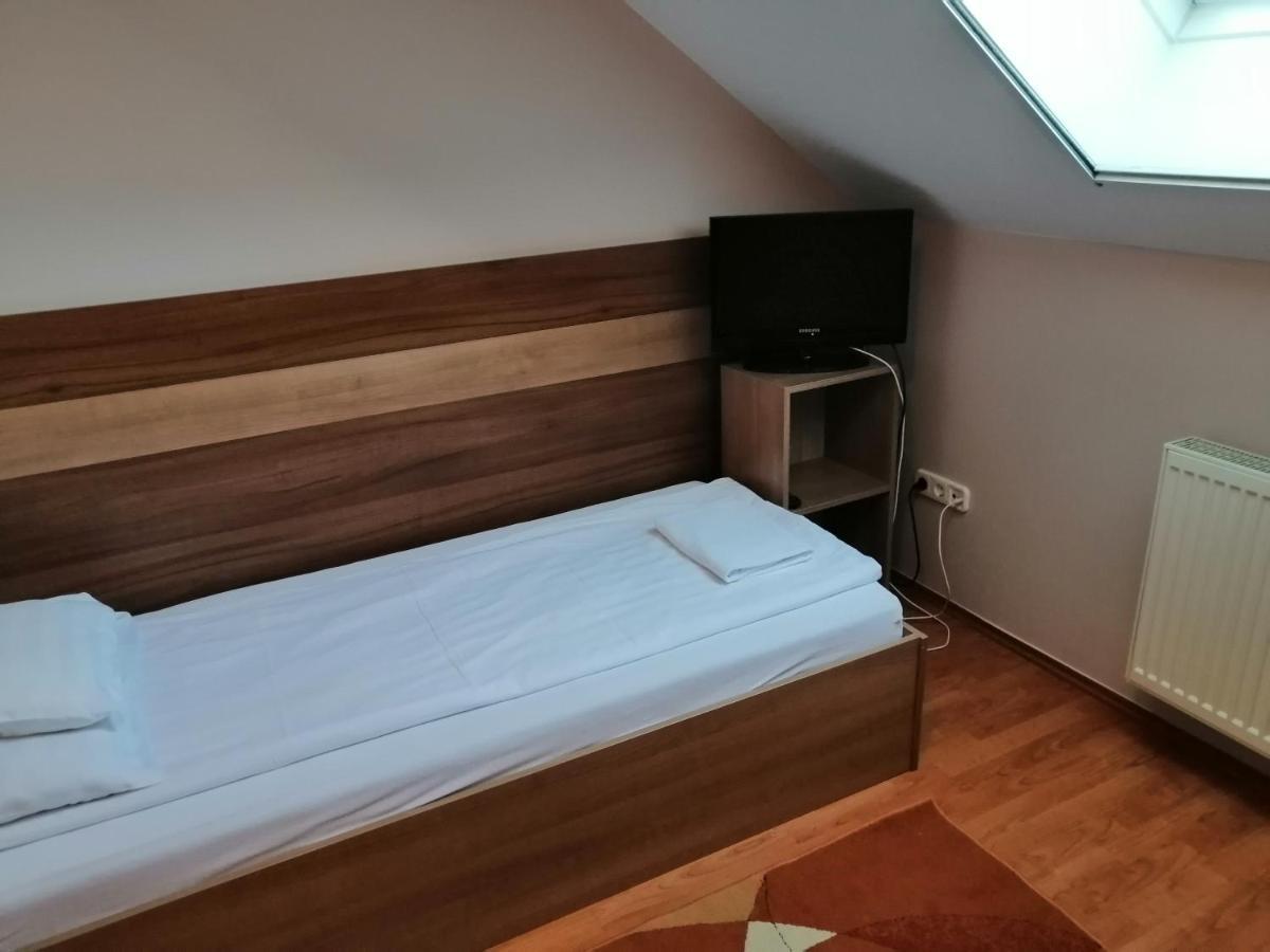 Csipkehaz Apartman Cserkeszőlő エクステリア 写真