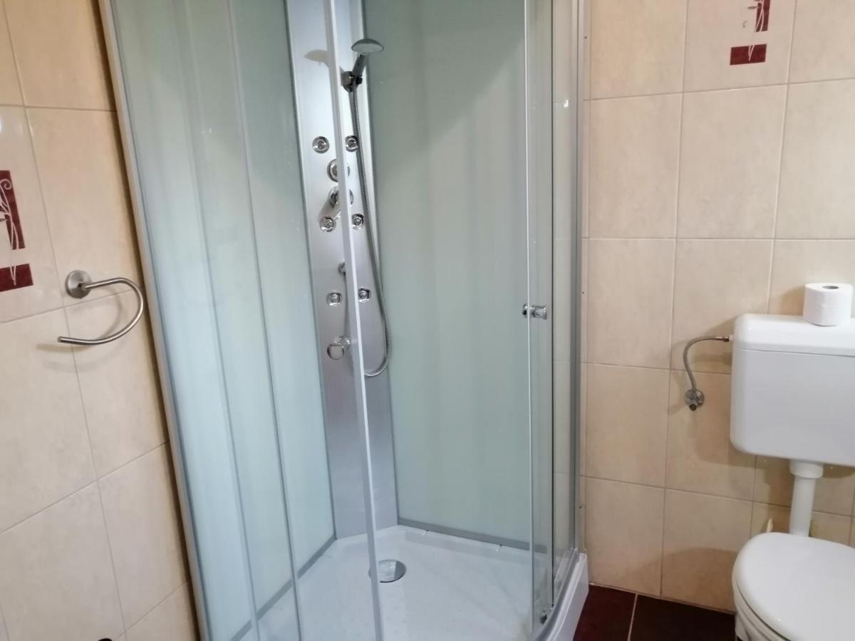 Csipkehaz Apartman Cserkeszőlő エクステリア 写真