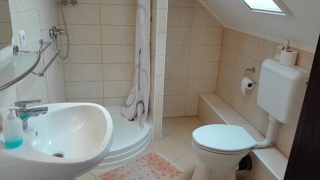 Csipkehaz Apartman Cserkeszőlő エクステリア 写真