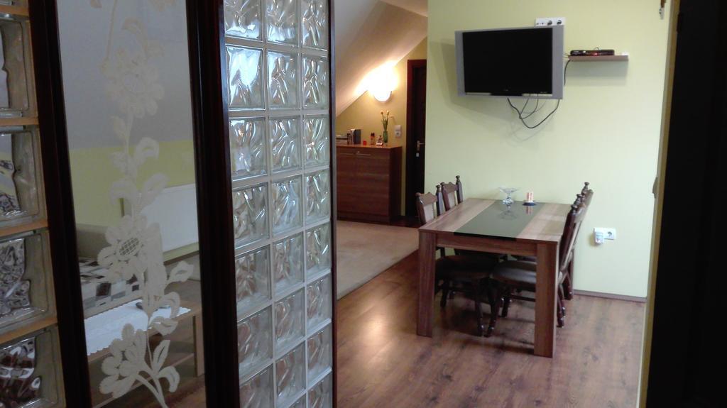 Csipkehaz Apartman Cserkeszőlő エクステリア 写真