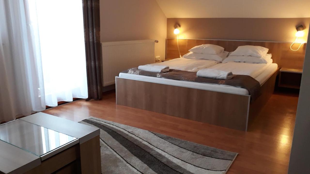 Csipkehaz Apartman Cserkeszőlő エクステリア 写真